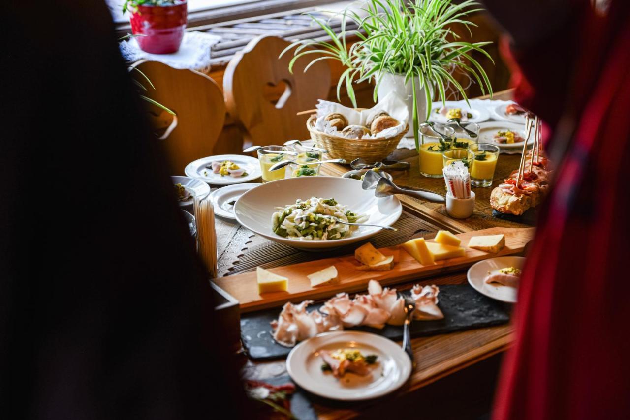 Historic Hotel Ristorante La Stua Cavalese Zewnętrze zdjęcie