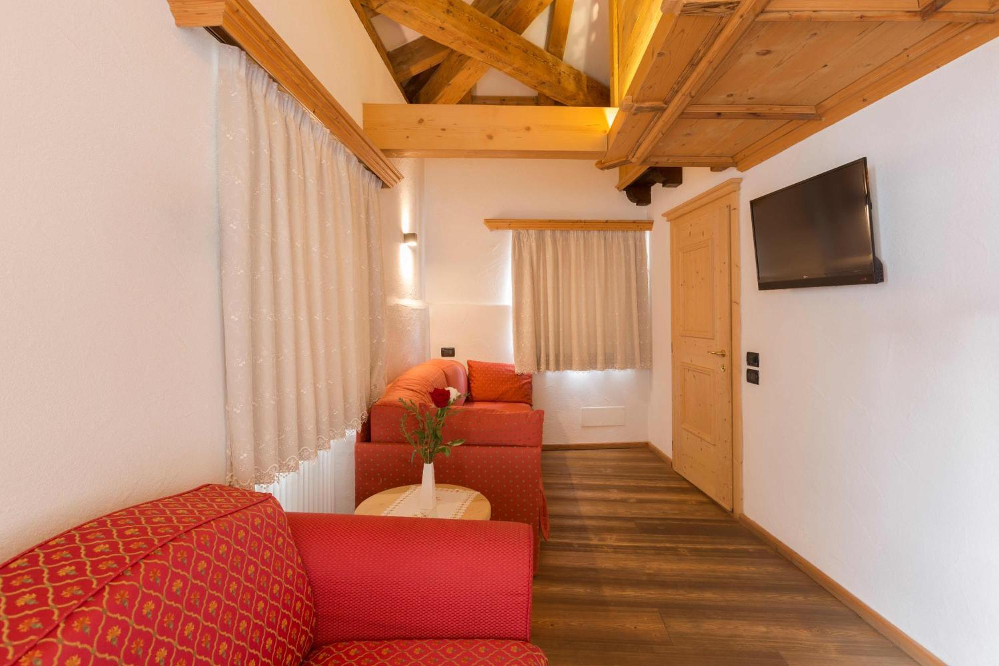 Historic Hotel Ristorante La Stua Cavalese Zewnętrze zdjęcie