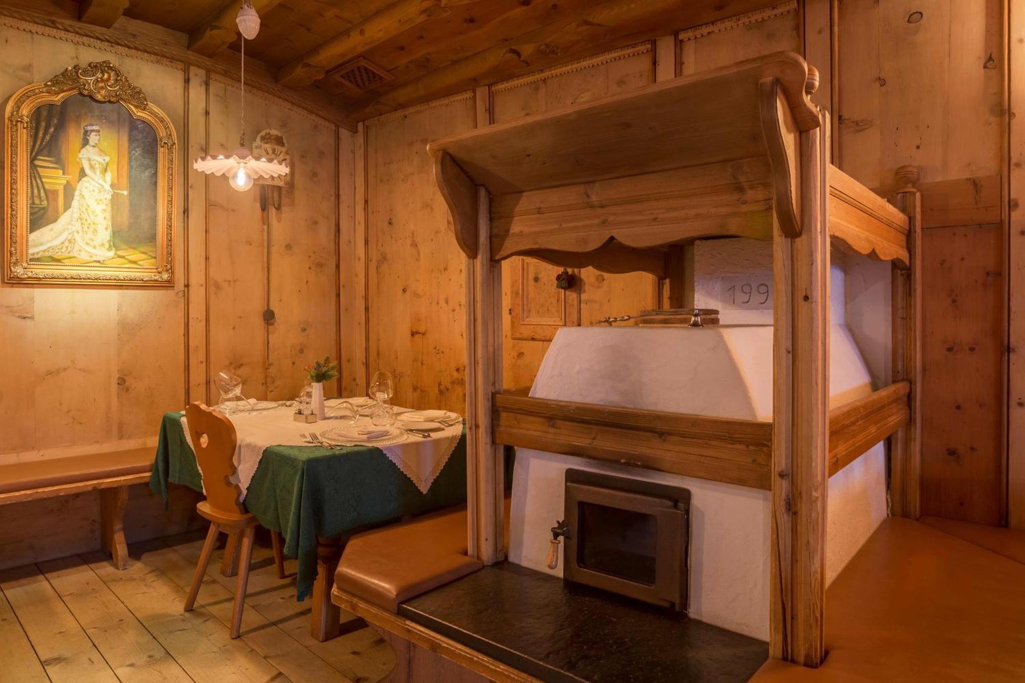Historic Hotel Ristorante La Stua Cavalese Zewnętrze zdjęcie